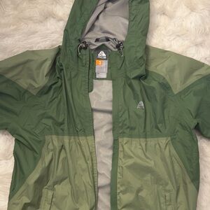 Vintage Nike ACG FitstormTwo-Tone Green Hooded Windbreaker size:L
